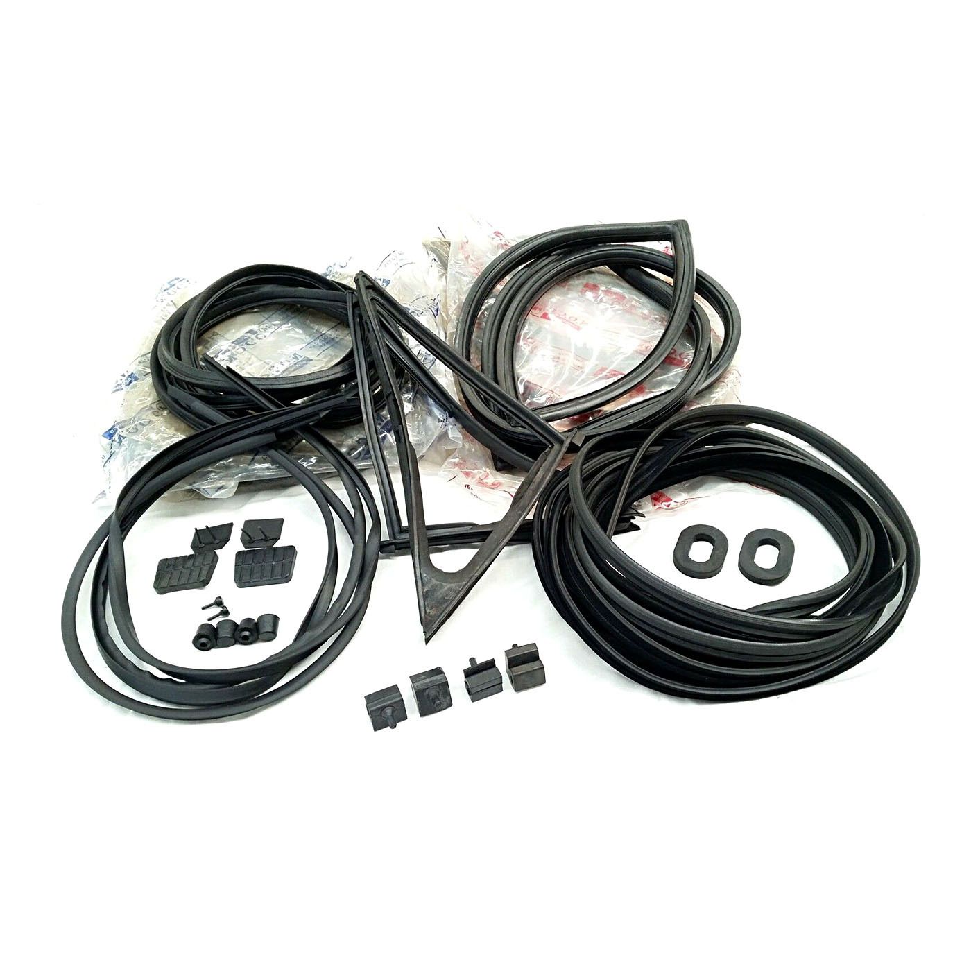 4 DOOR SEDAN RUBBER PACK FOR NISSAN DATSUN 1200 B110