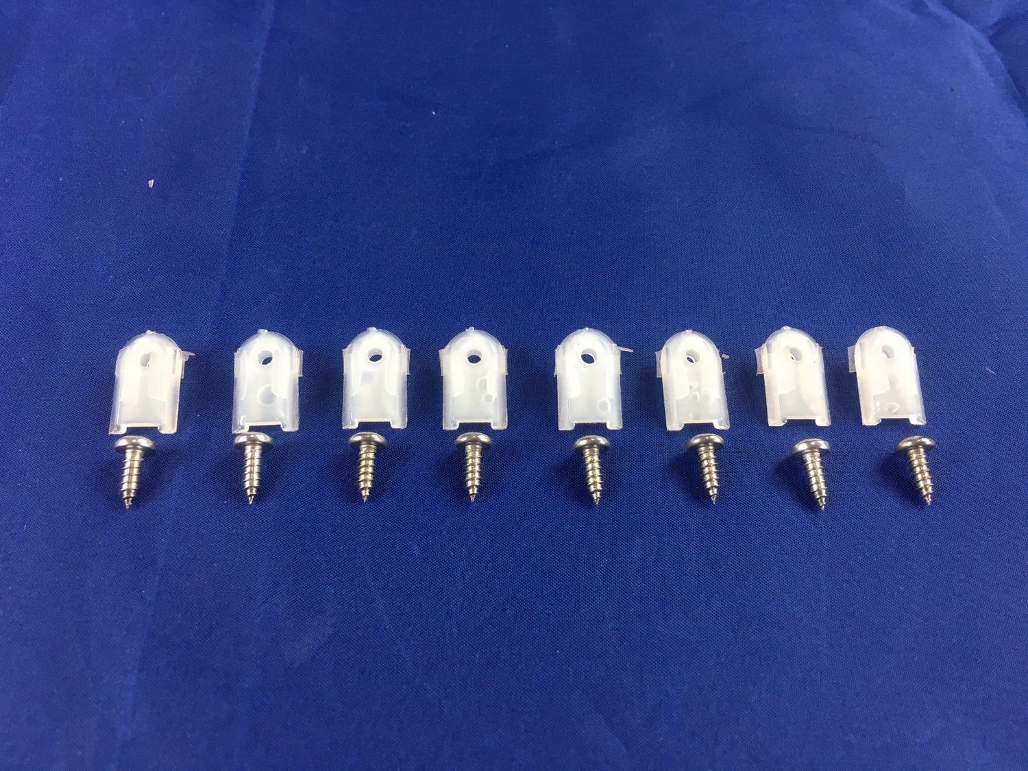 HK-WB & LC-UC HOLDEN WAIST MOULD END CLIP KIT