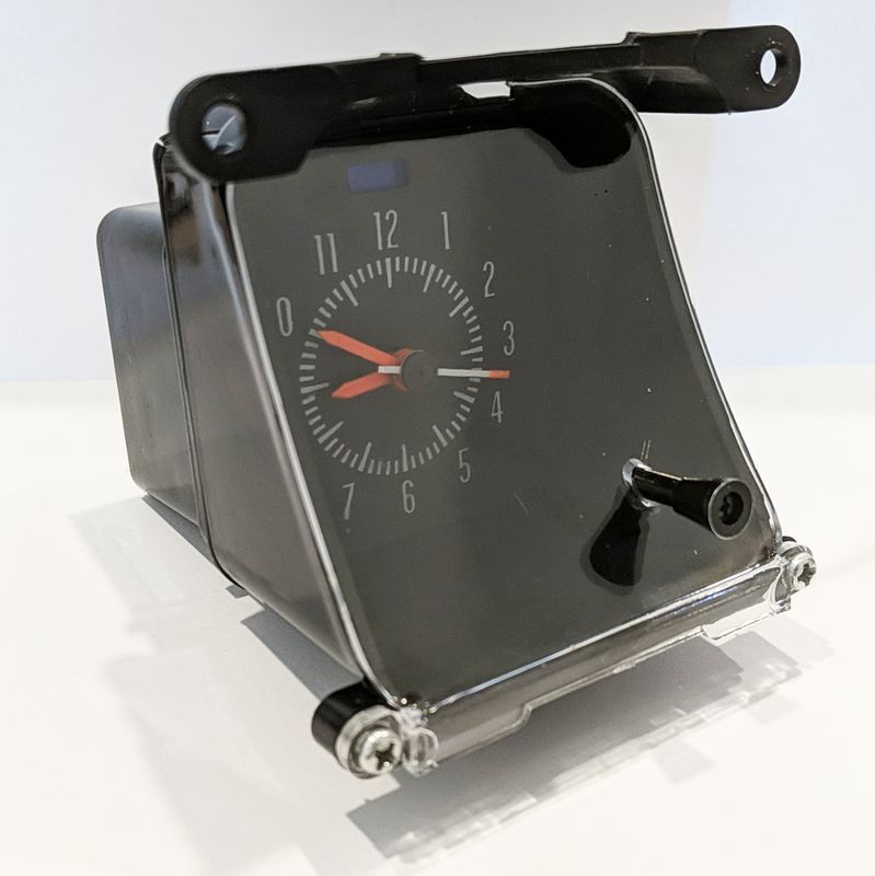 Clock with Quartz Movement for Holden HQ