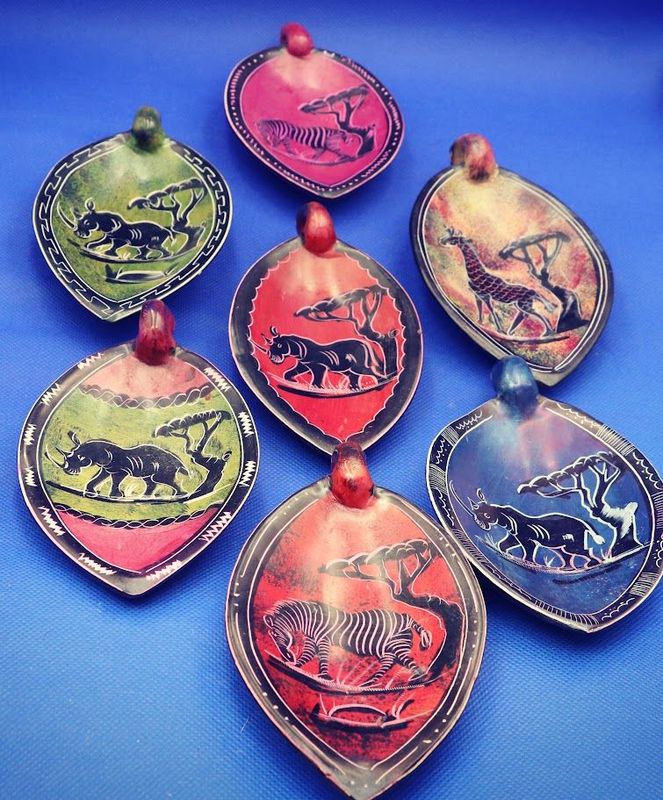 VINTAGE AFRICAN Folk Art Hand Carved Soapstone Trinket Dish