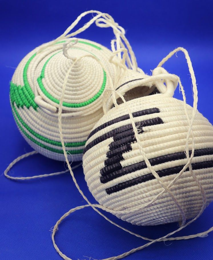 Round Handwoven Bowl Basket with Lid and Hanging String