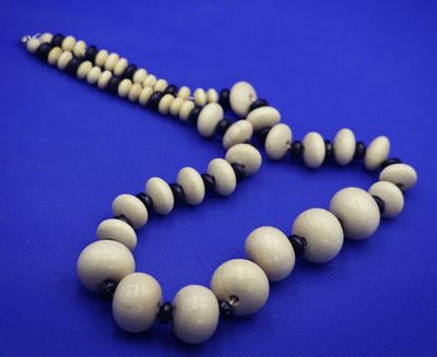 White and black Beads Necklace