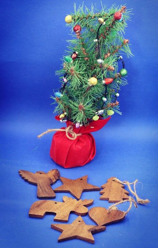 Christmas Tree Bag with Wooden Ornaments