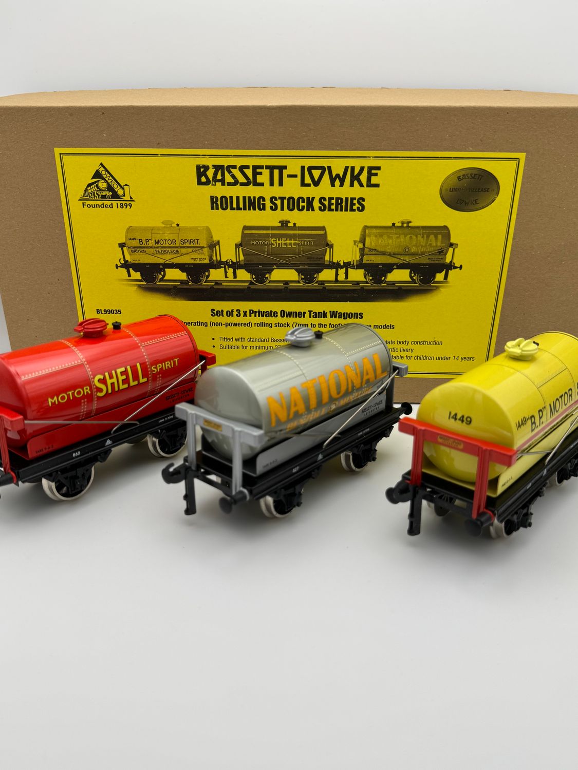 Bassett-Lowke RollingStock Series Set of 3 x Private Owner Tank Wagons
