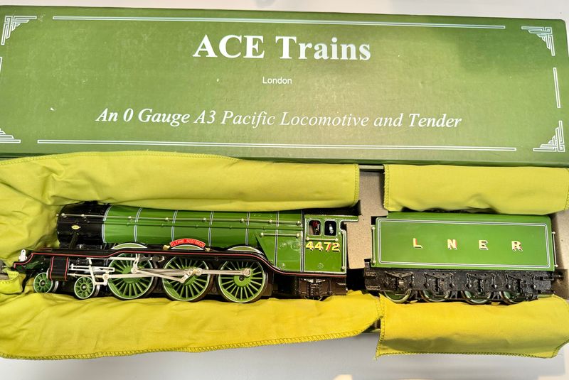 ACE Trains An &#39;O&#39; Gauge A3 Pacific Locomotive and Tender 4472 Flying Scotsman