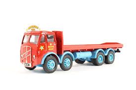 Corgi Chipperfields Circus ERF 8 Wheel Rigid Truck