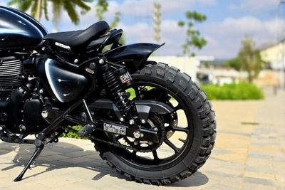 Folding Seat / Solo seat  &amp; Rear Mudguard For Royal Enfield Meteor 350