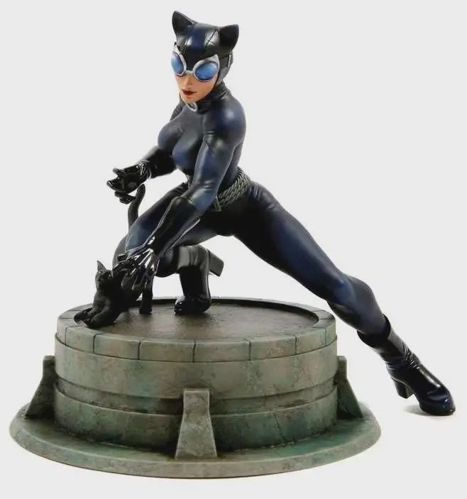 DC Comics - Catwoman [Gamestop Exclusive] - Chronicle Collectibles Figure