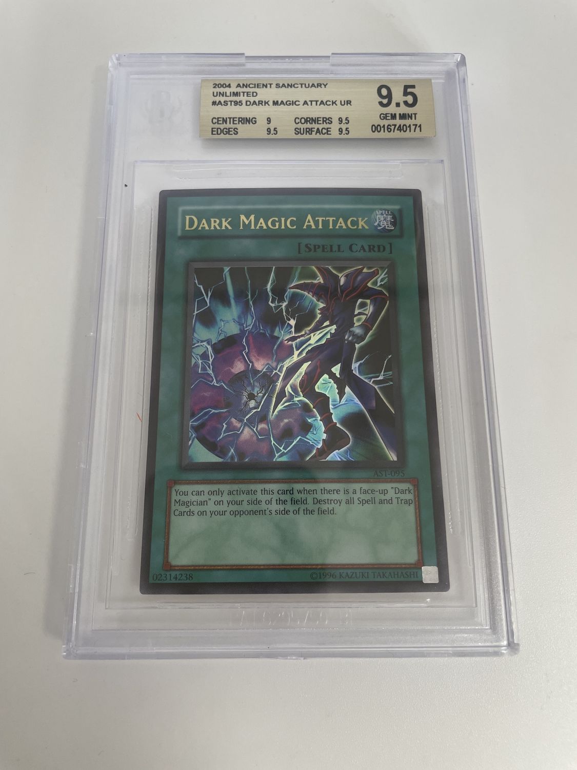 BGS 9.5 - 2004 Ancient Sanctuary Unlimited #AST95 Dark Magician Attack UR [0016740171]