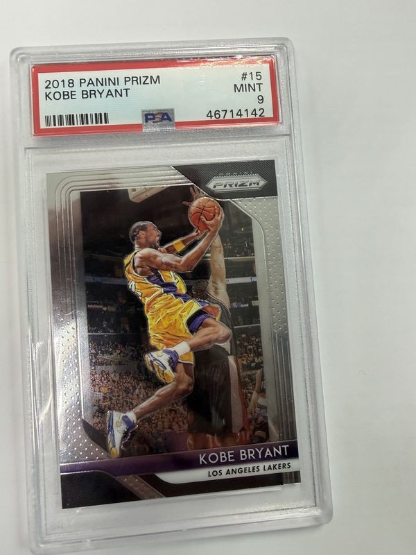 PSA 9 - 2018 PANINI PRIZM #15 KOBE BRYANT (46714142)