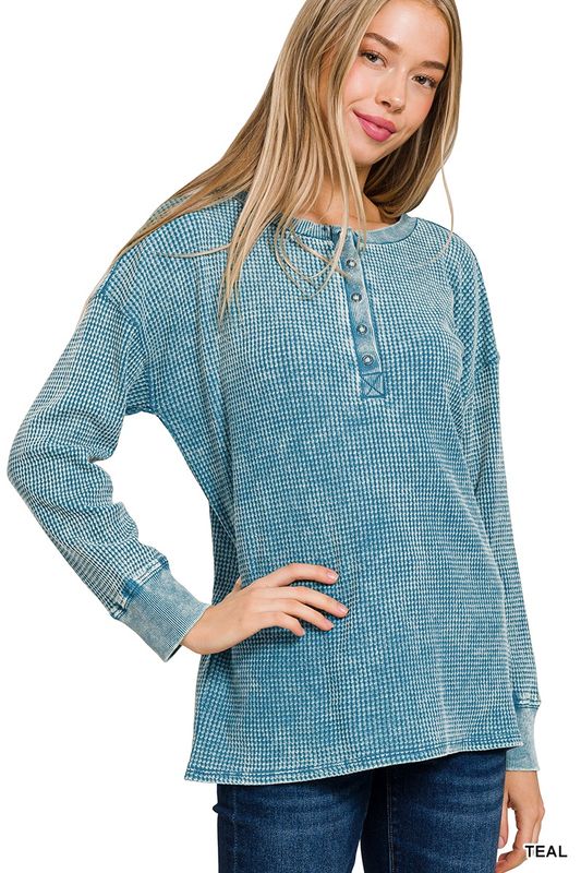WASHED BABY WAFFLE HENLEY NECKLINE LONG SLEEVE TOP