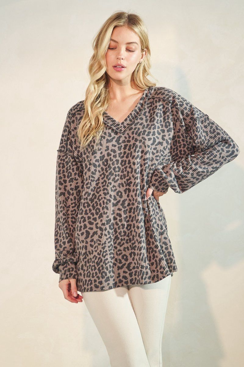 V NECK ANIMAL PRINT RIB TOP PLUS