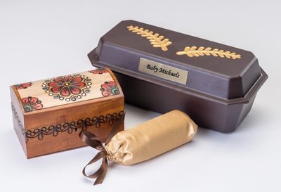 Wood Red Flower Urn Box (up to 13 weeks) U-4-RF