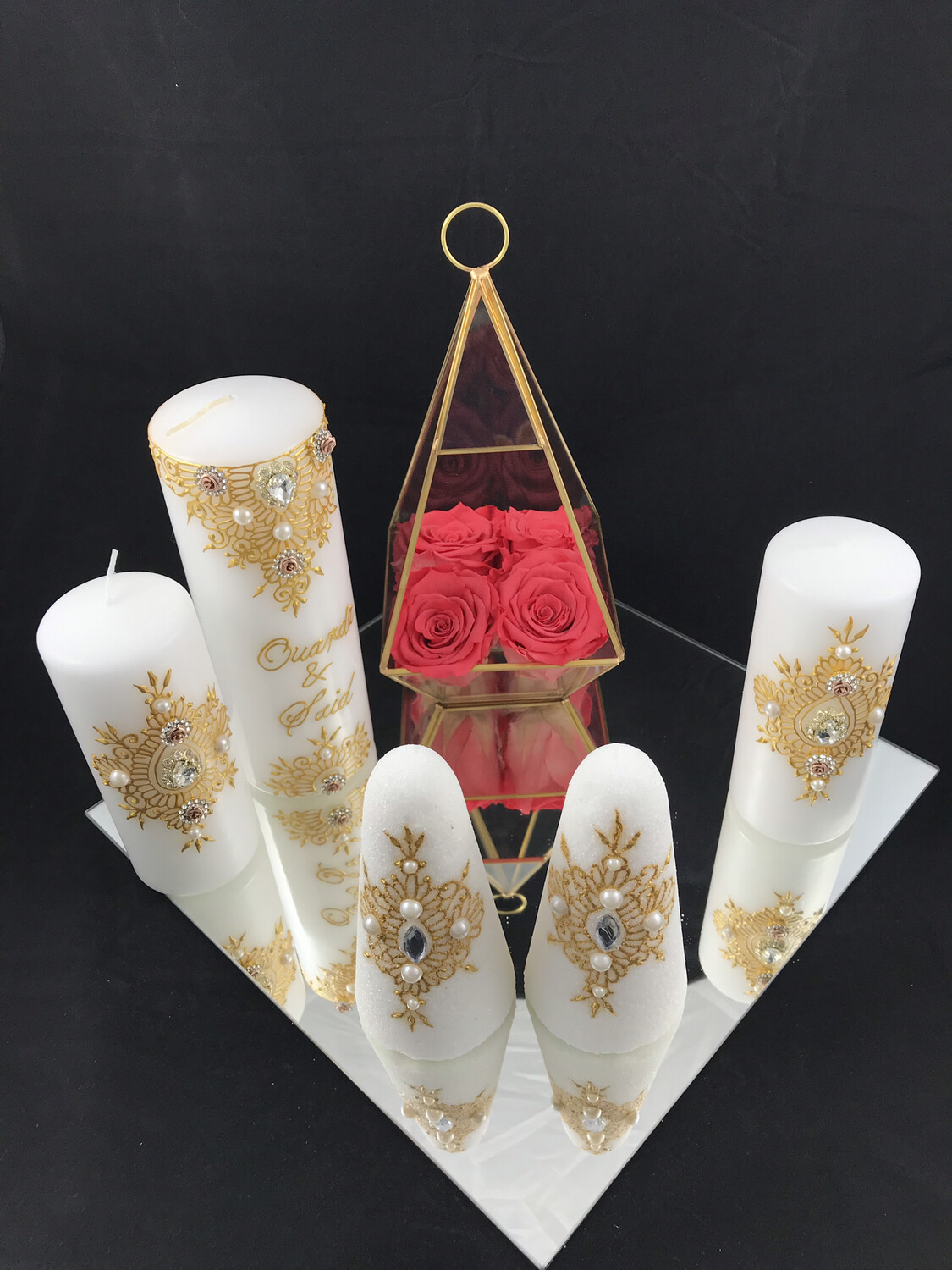 Kerzenarrangement mit Rosen Pyramide