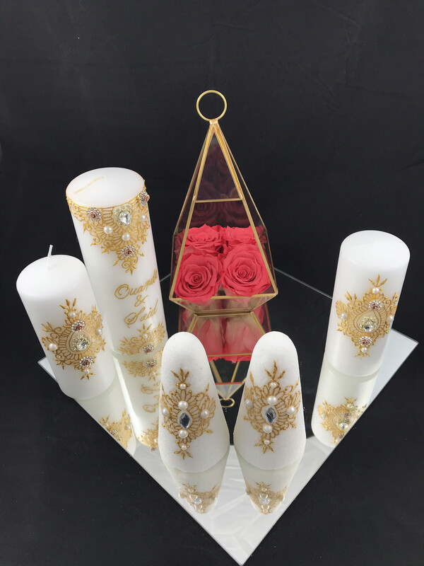 Kerzenarrangement mit Rosen Pyramide