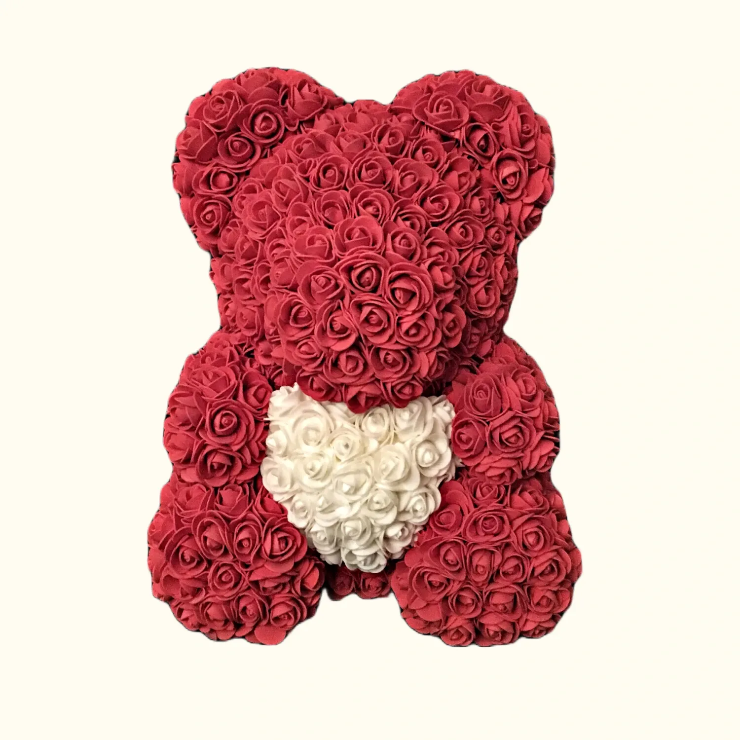 Rosenbär in klassisch Rot – Handgemachtes Geschenk mit Stil von Rabia Rose Frankfurt
Individuell gestaltbar  direkt bei Rabia