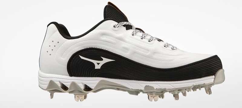 MIZUNO WOMENS 9-SPIKE SWIFT 8 SOFTBALL CLEAT