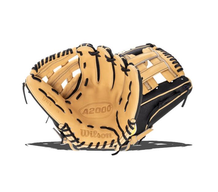 Wilson WBW10411612	A2000 Classic DW5 w/SS 12" RHT Fielders glove - WBW10411612