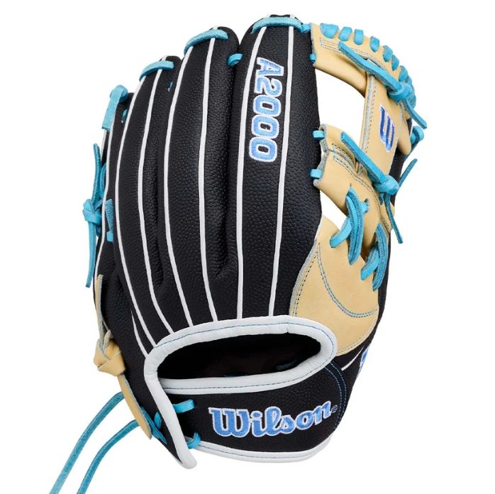 Wilson 2027 A2000 FP1175SS 11.75" RHT Infield Fastpitch Glove - WBG06601RT1175