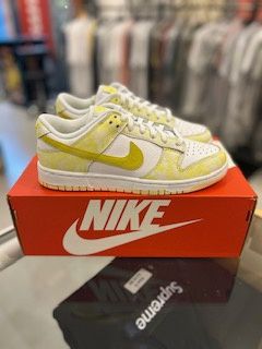 Nike Dunk Low Yellow Strike (Women&#39;s)