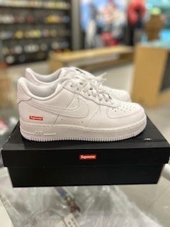 Nike Air Force 1 Low Supreme White