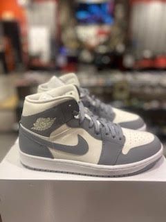 Jordan 1 Mid Stealth (Women&#39;s)