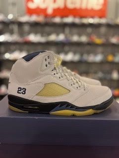 Jordan 5 Retro A Ma Maniére Dawn (Women&#39;s)