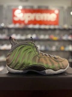 Nike Air Foamposite One Iridescent (Women&#39;s)