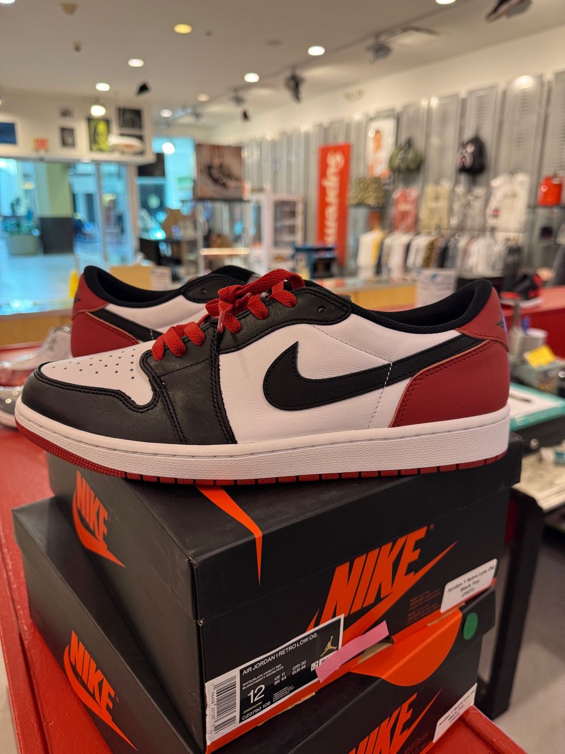 Jordan 1 Retro Low OG Black Toe (2023)-DOD