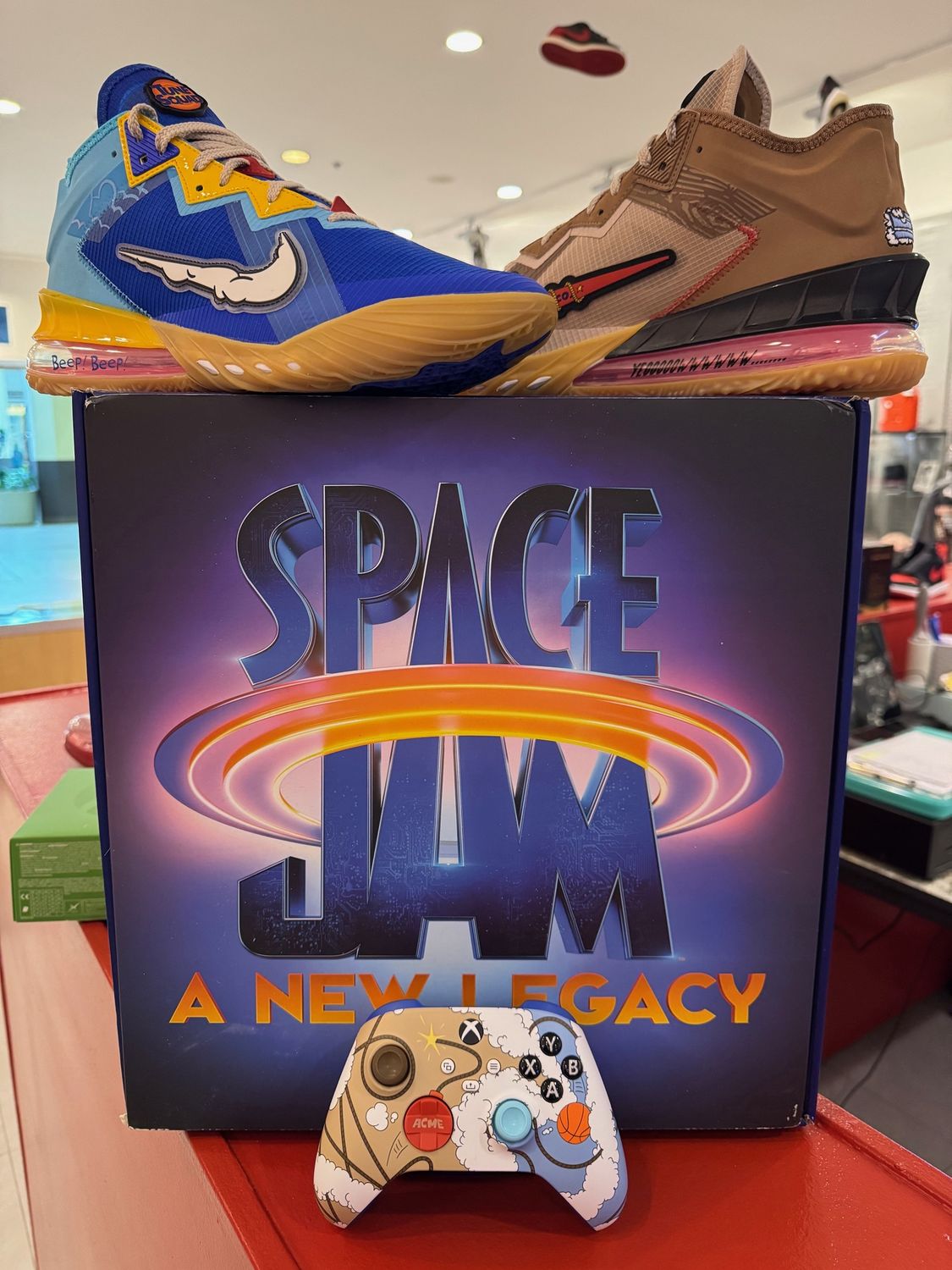 Nike LeBron 18 Low Xbox Controller Set Wile E. vs Roadrunner Space Jam-DOD