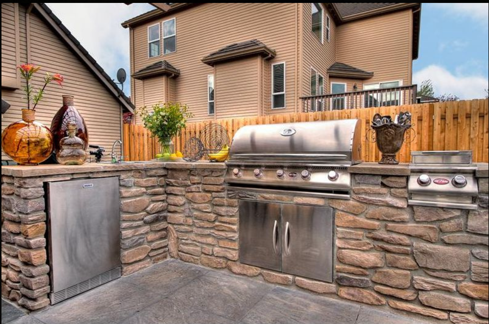 Outdoor Kitchen Design & Installation Service