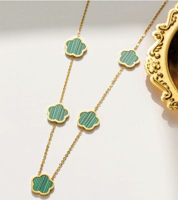CLOVER NECKLACE