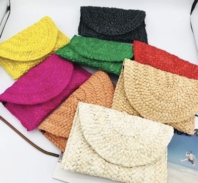 WEAVED CLUTCH