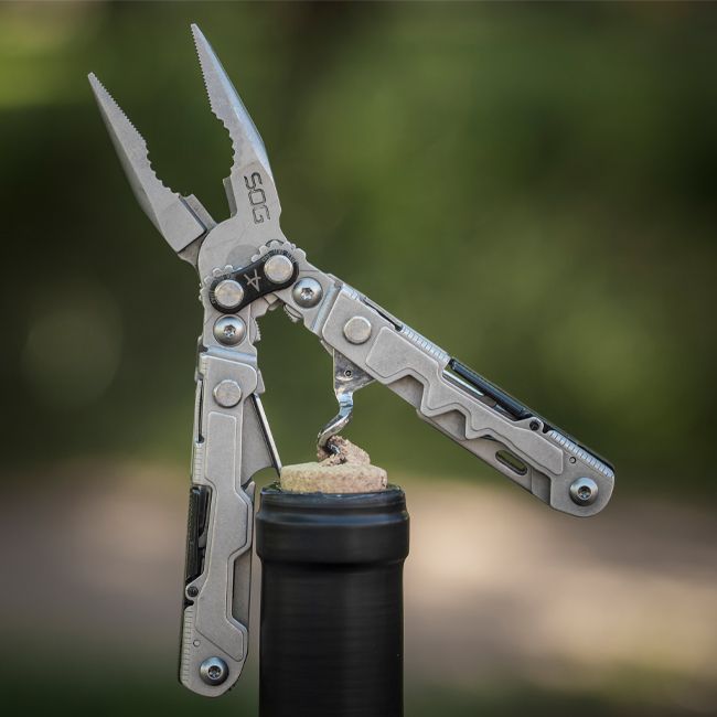 SOG Powerlitre Multitool