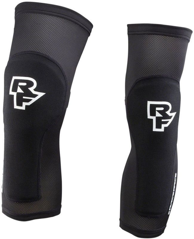 Race Face Charge Knee Stealth