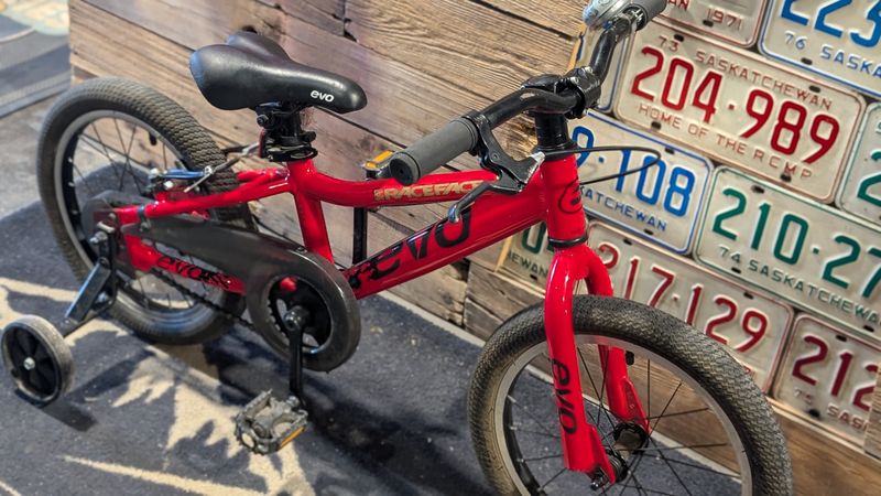 EVO Rock Ridge 16" - Red (USED)