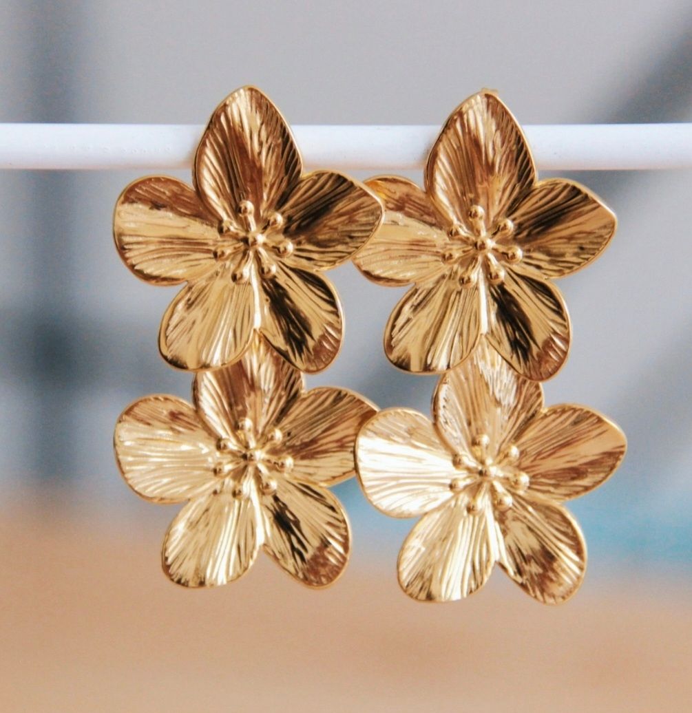 Oorbel met 2 bloemen-goud