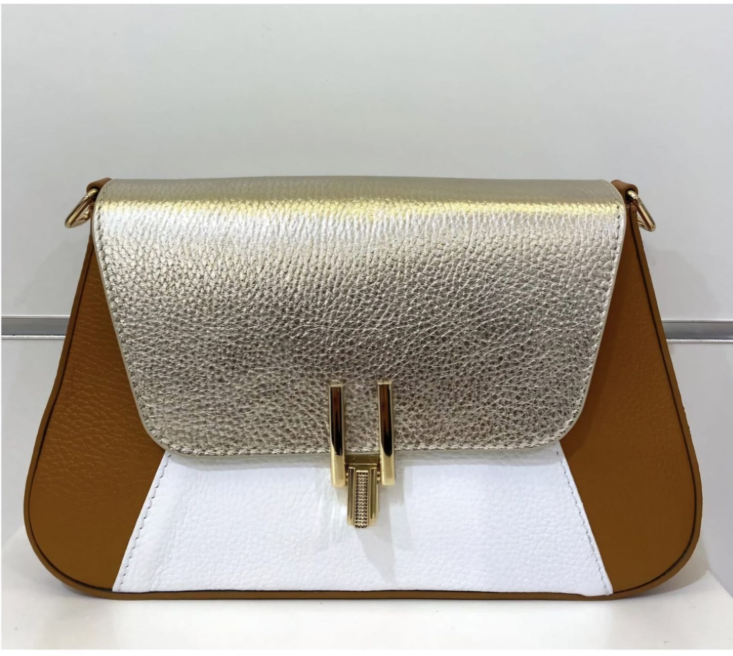 Tas Misti, Mondieux Madame 