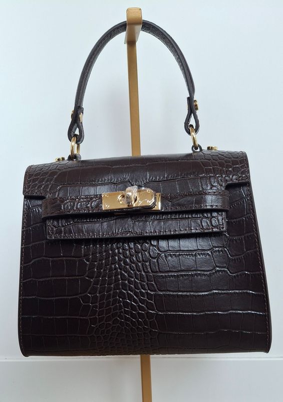 Zena tas in choco kleur, echt leer