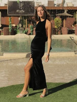 Halter Mina zwarte Lange fluwelen jurk Palace Halter Mina zwarte Lange fluwelen jurk Palace