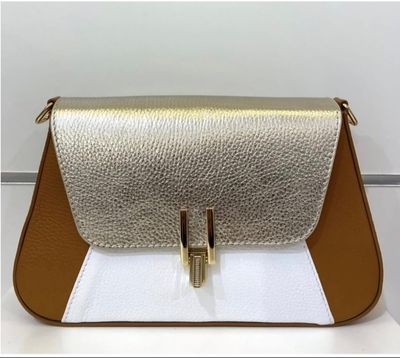 Tas Misti, Mondieux Madame 