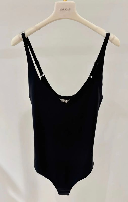 Zwarte bodytop met V-hals