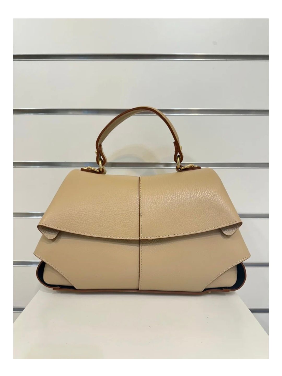 Italiaanse leren tas in zand/beige kleur