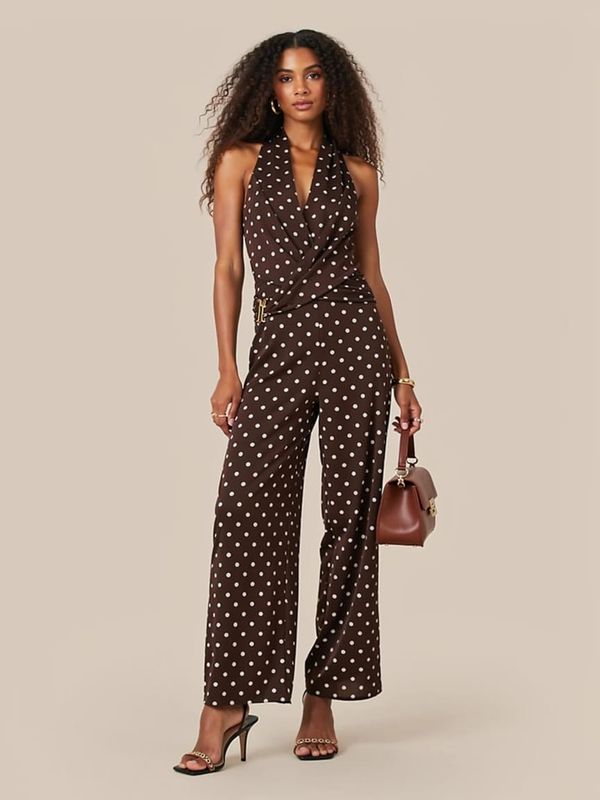 Elegante jumpsuit  Iin choco met witte stippenprint