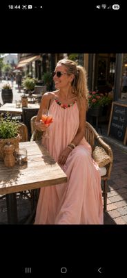 Roze Boho Maxi Jurk met Kleurrijke Details - Zomerse Elegantie