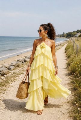 Elegante maxi jurk in een botergele kleur