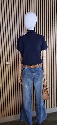 Lisali trui in blauw met afneembare mauwen ,one size Lisali trui in blauw met afneembare mauwen ,one size