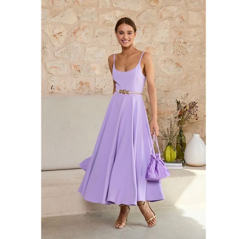 Elegante jurk in pastele lavendel tint