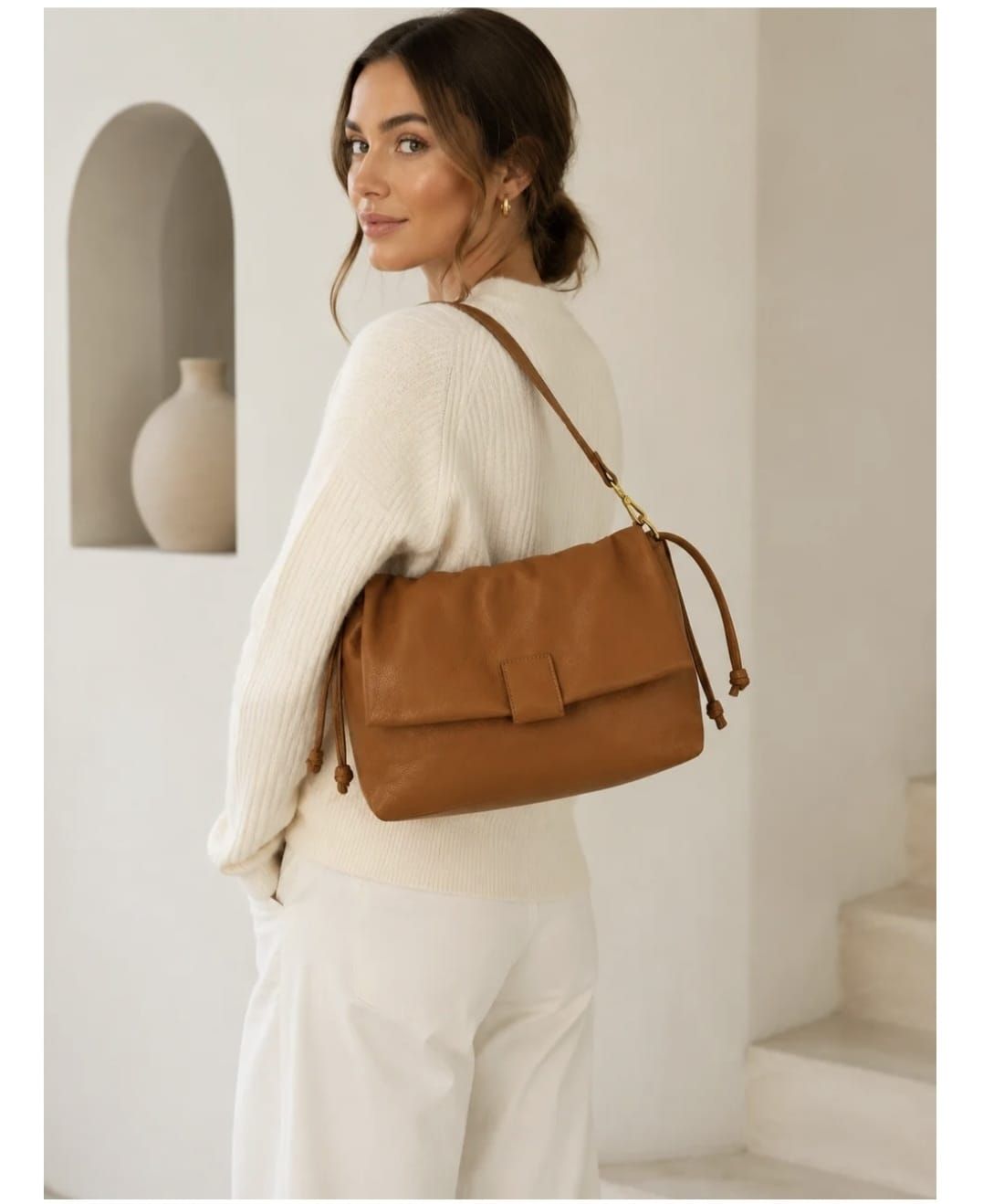 Stella – Cognac Leren Schoudertas | Mondieux Madame