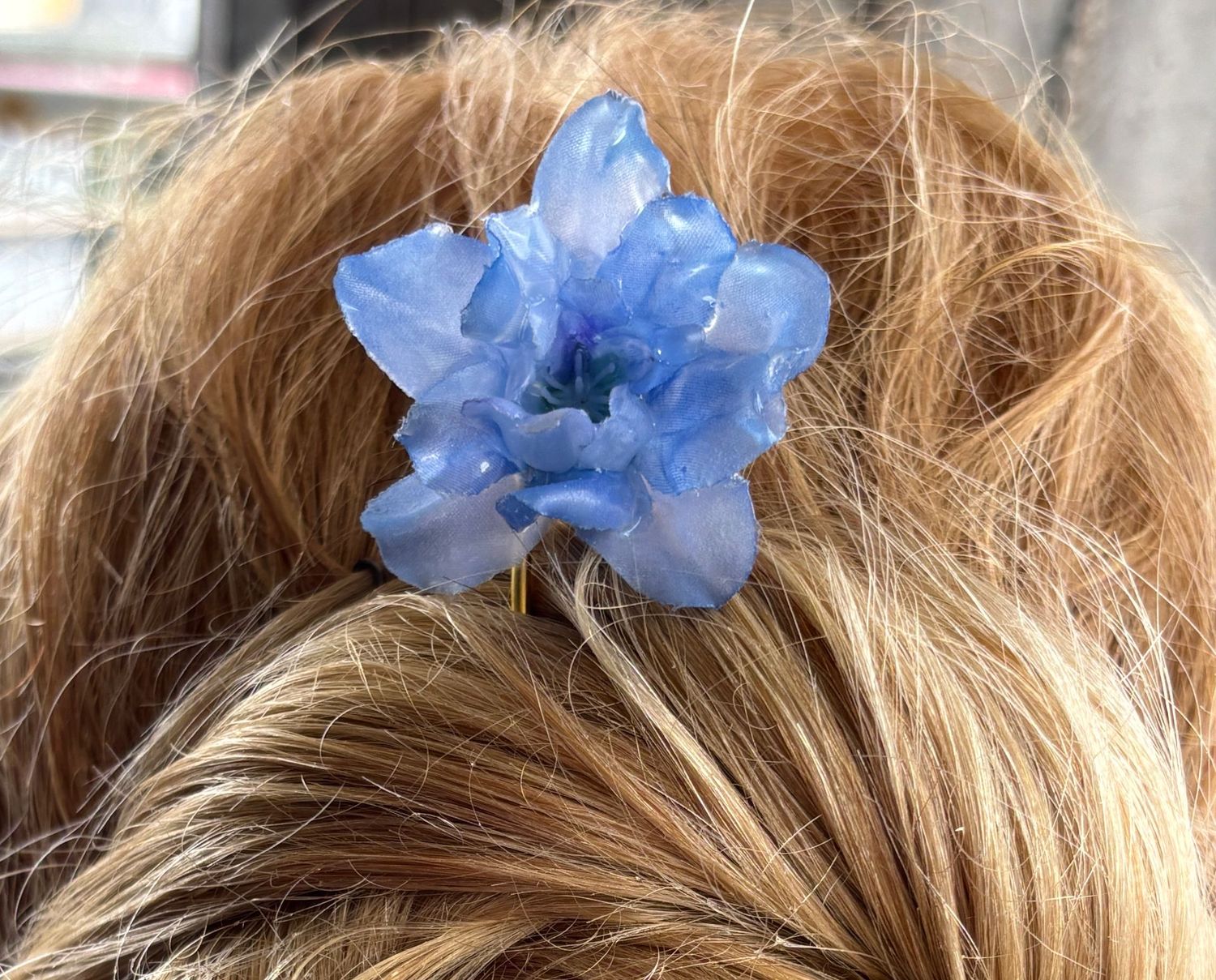 horquilla pelo flor azul